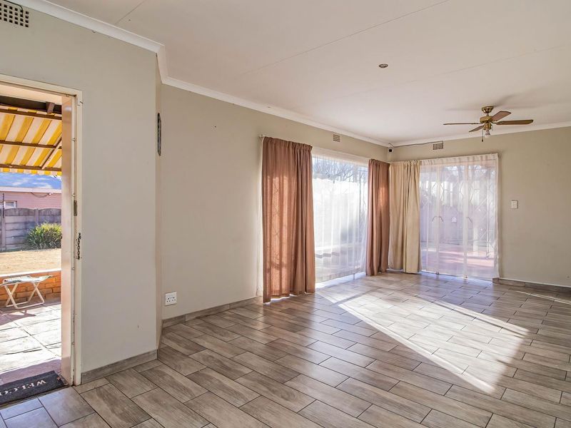 House For Sale in Bonaero Park, Kempton Park - Photo 10