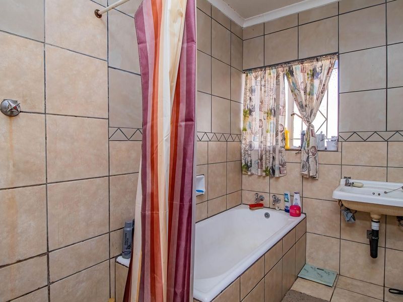 House For Sale in Bonaero Park, Kempton Park - Photo 3