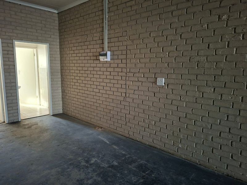 Commercial Property To Let - Photo 6