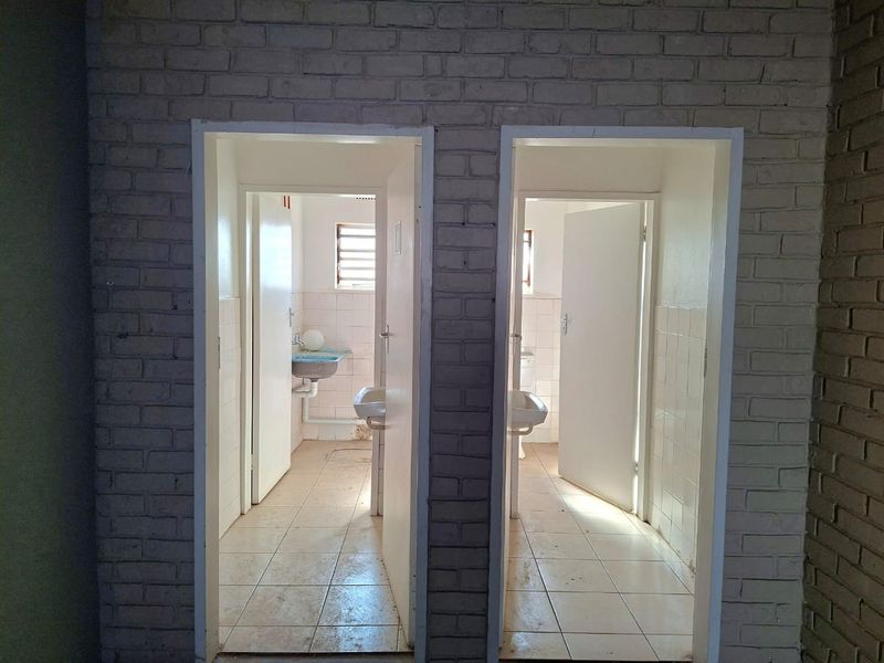 Commercial Property To Let - Photo 10