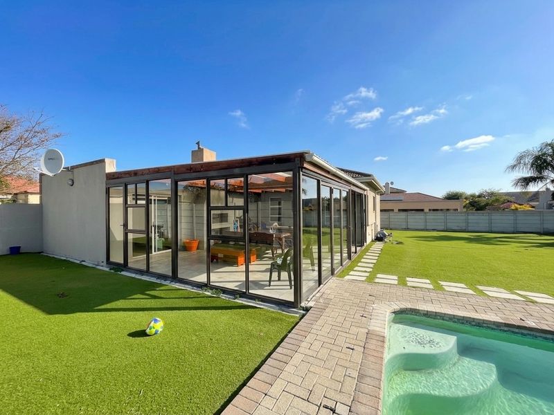 3 Bedroom Home To Rent in Eikenbosch, Kuils River - Photo 2