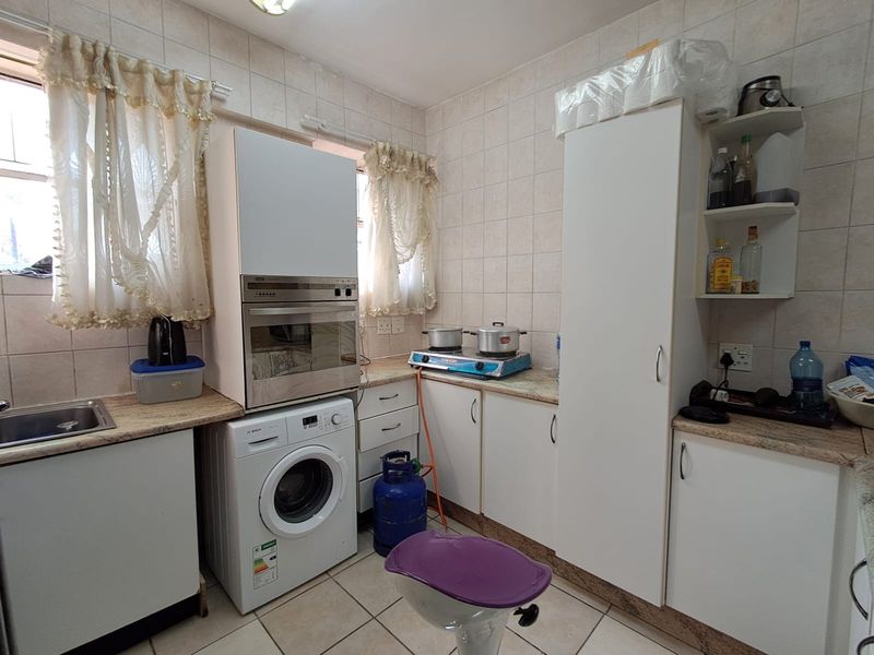 Flat apartment For Sale in Bellevue, Johannesburg - Photo 6