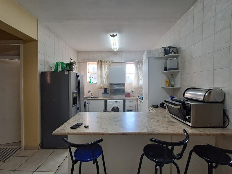 Flat apartment For Sale in Bellevue, Johannesburg - Photo 3