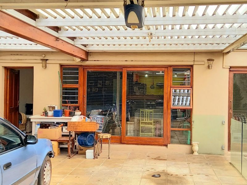 2 x 3 Bedroom Houses on a single ERF,  For Sale in Woodstock, Cape Town - Photo 4