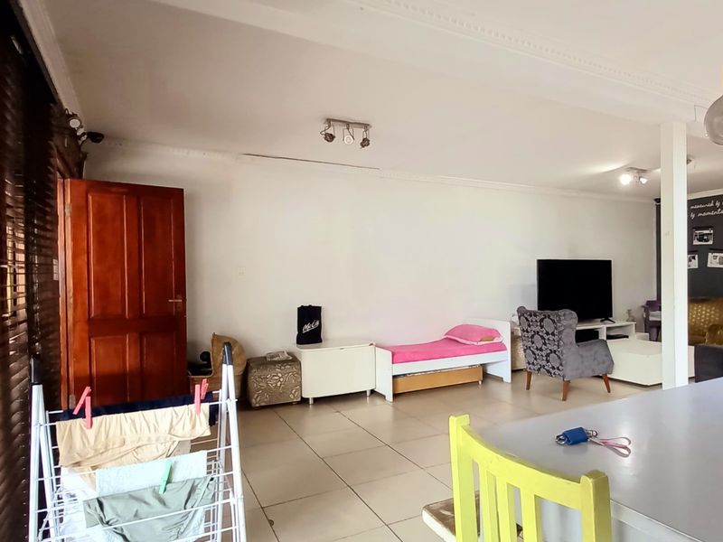 2 x 3 Bedroom Houses on a single ERF,  For Sale in Woodstock, Cape Town - Photo 8