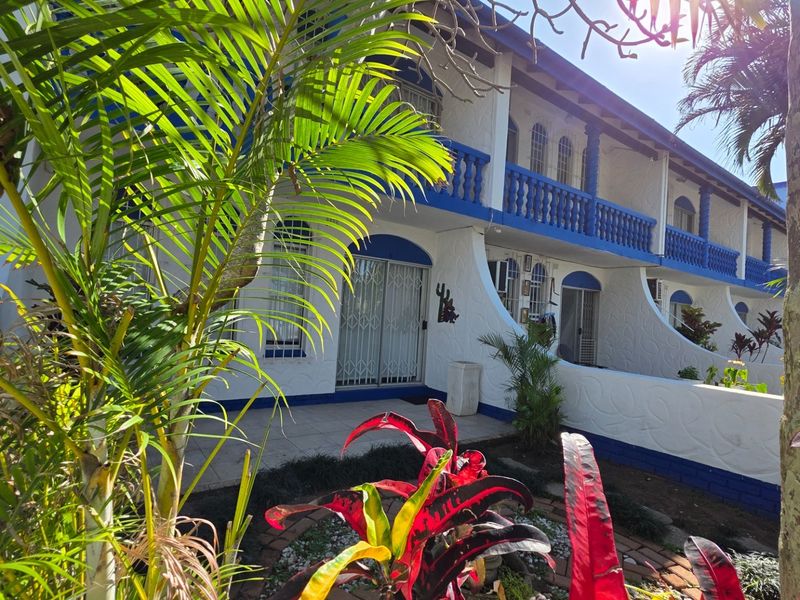 3 Bedroom Duplex Townhouse For Sale in Manaba Beach, KwaZulu Natal - Photo 2