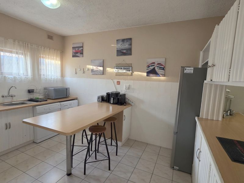 3 Bedroom Duplex Townhouse For Sale in Manaba Beach, KwaZulu Natal - Photo 8