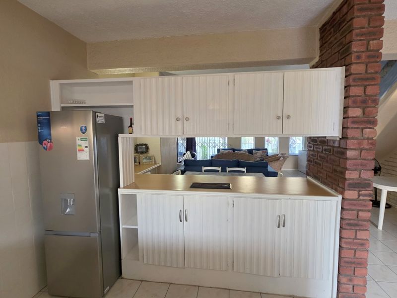 3 Bedroom Duplex Townhouse For Sale in Manaba Beach, KwaZulu Natal - Photo 7