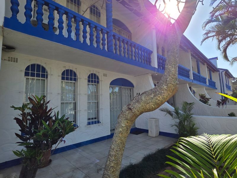 3 Bedroom Duplex Townhouse For Sale in Manaba Beach, KwaZulu Natal - Photo 3