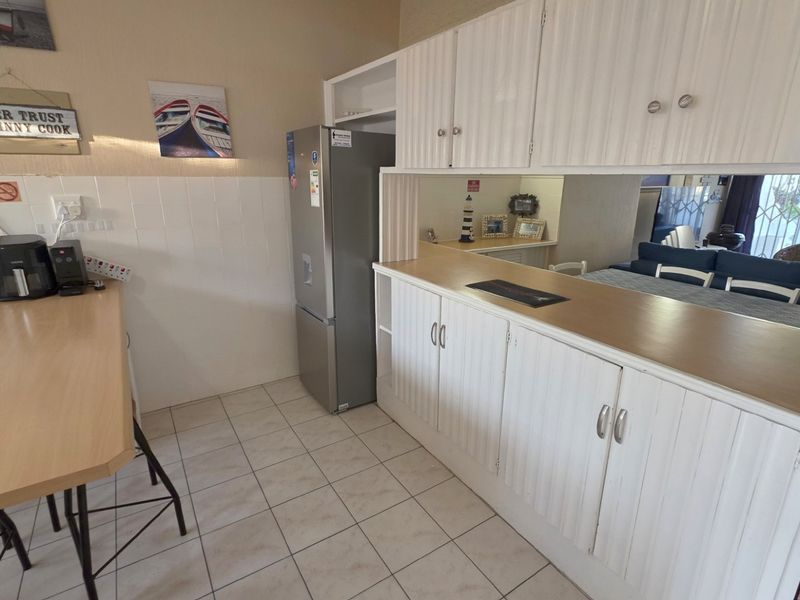 3 Bedroom Duplex Townhouse For Sale in Manaba Beach, KwaZulu Natal - Photo 6
