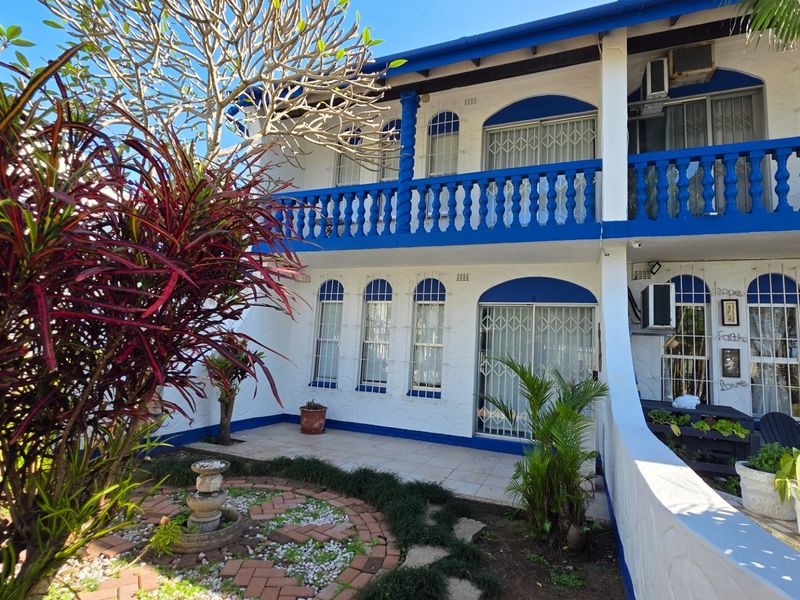 3 Bedroom Duplex Townhouse For Sale in Manaba Beach, KwaZulu Natal - Photo 4