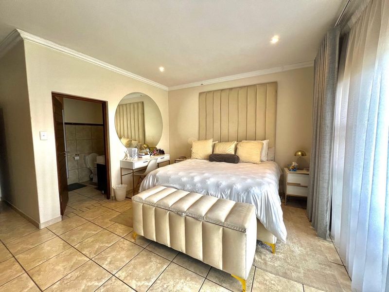 Townhouse For Sale in Pretoriuspark, Pretoria - Photo 8