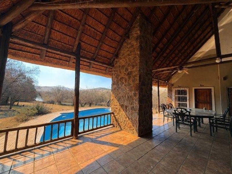 An Extraordinary Riverfront Estate in Oori Private Nature Reserve - 45 minutes from Fourways - Photo 1