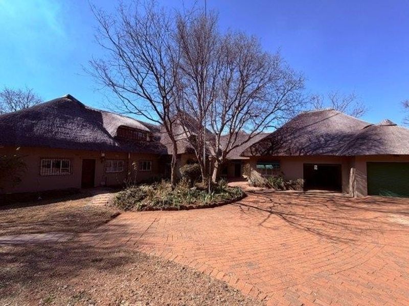 An Extraordinary Riverfront Estate in Oori Private Nature Reserve - 45 minutes from Fourways - Photo 5