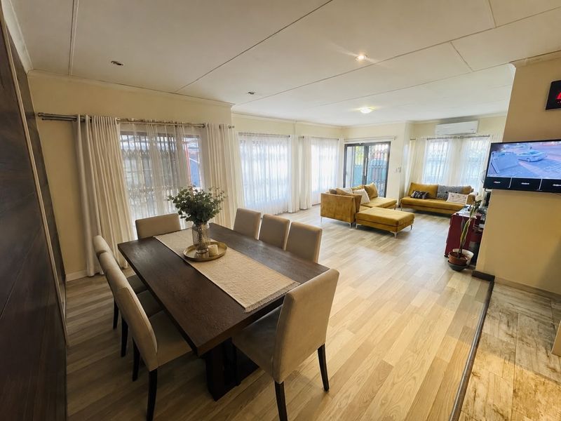 3 Bedroom House For Sale in The Orchards, Akasia - Photo 4