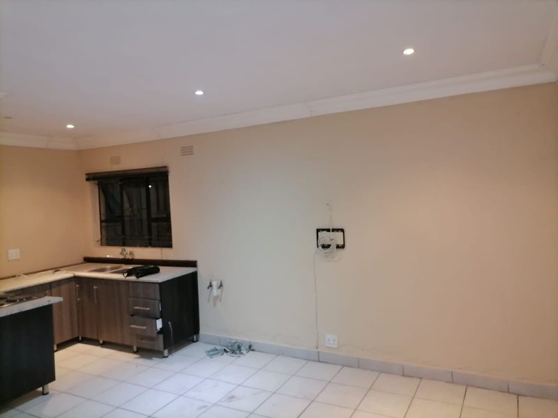Backroom Flat in Tekwane South Tekwane Nelspruit Mpumalanga - Photo 6