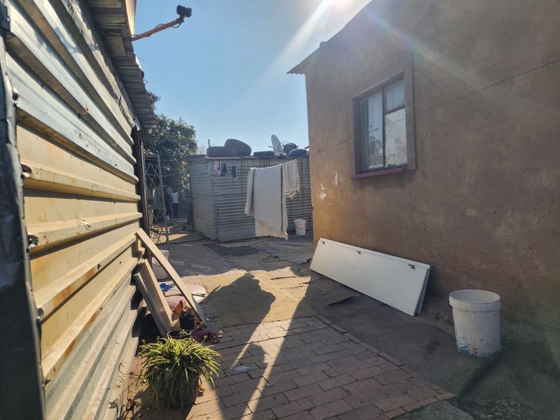 Income generating  Property investment For Sale in Diepsloot, Midrand - Photo 4