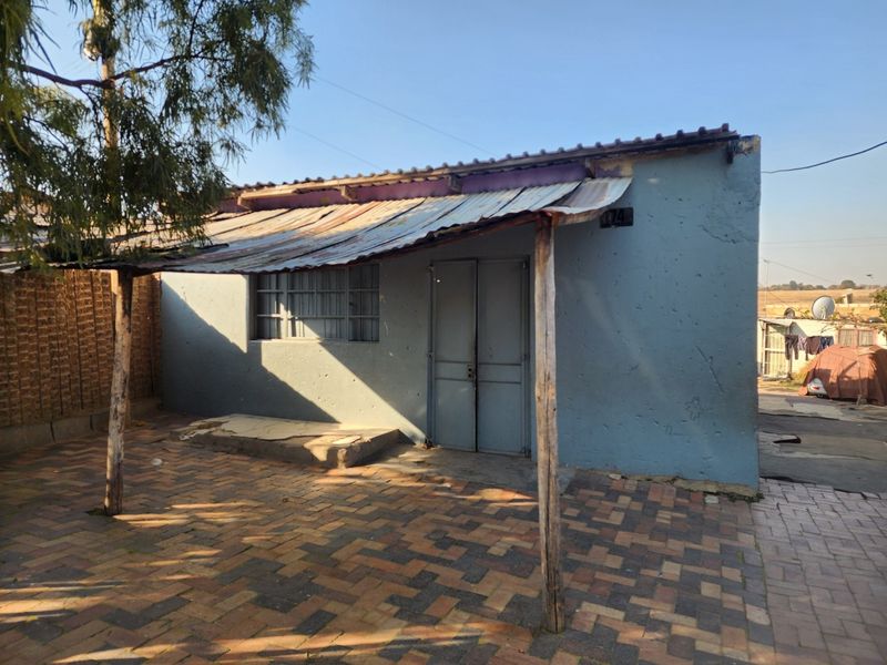 Income generating  Property investment For Sale in Diepsloot, Midrand - Photo 2