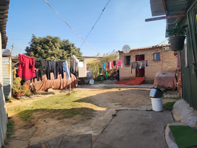 Income generating  Property investment For Sale in Diepsloot, Midrand - Photo 6