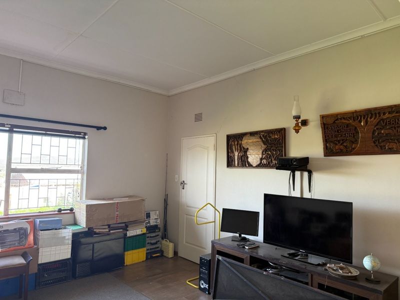 House For Sale in Ladismith - Photo 9