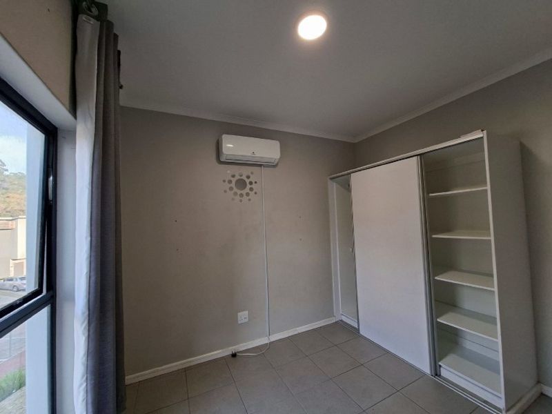 First Floor Modern Apartment To Rent in Waterfall, Hillcrest, KwaZulu Natal - Photo 7