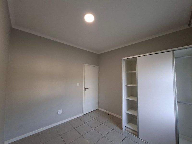 First Floor Modern Apartment To Rent in Waterfall, Hillcrest, KwaZulu Natal - Photo 9