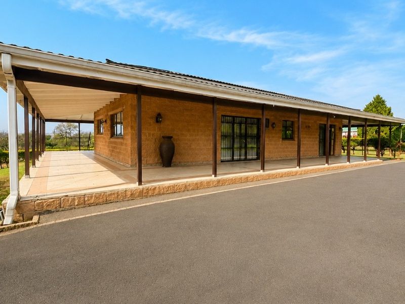 20,008 m2 Lifestyle Property in Ashburton KZN with Endless Potential | Renovate, Invest or Redevelop - Photo 5