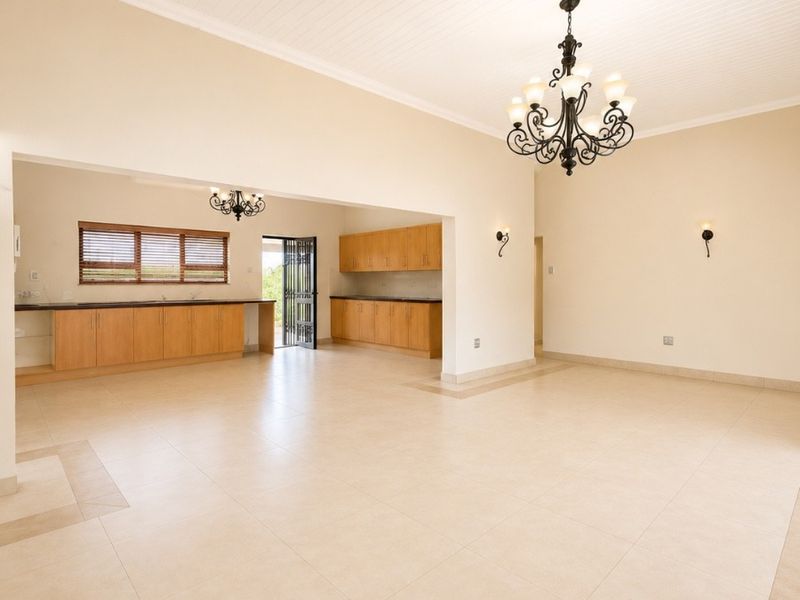 20,008 m2 Lifestyle Property in Ashburton KZN with Endless Potential | Renovate, Invest or Redevelop - Photo 10