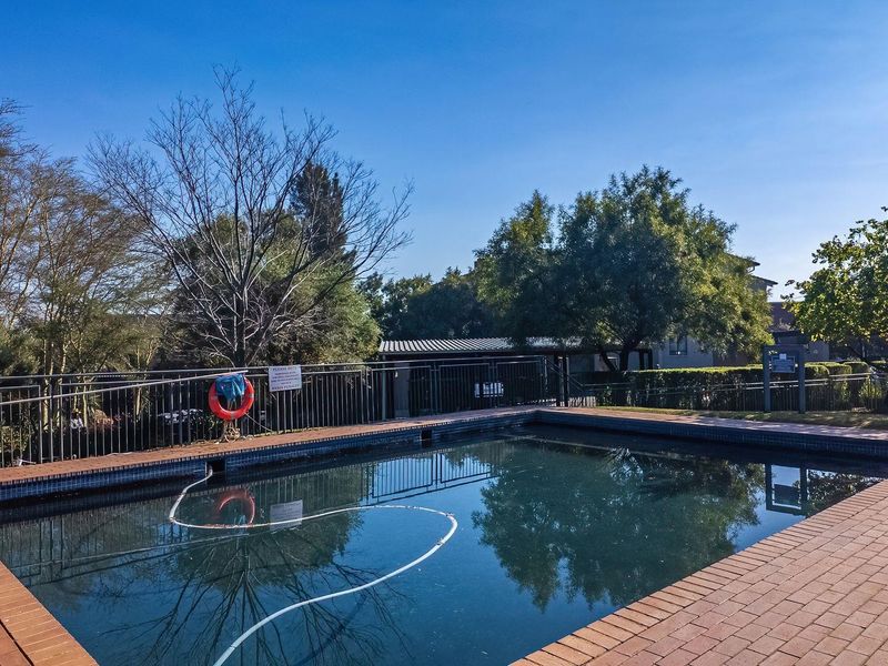 Apartment For Sale in Jackal Creek Golf Estate, Randburg - Photo 5