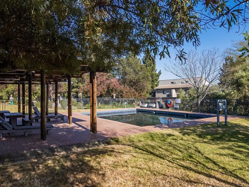 Apartment For Sale in Jackal Creek Golf Estate, Randburg - Photo 6