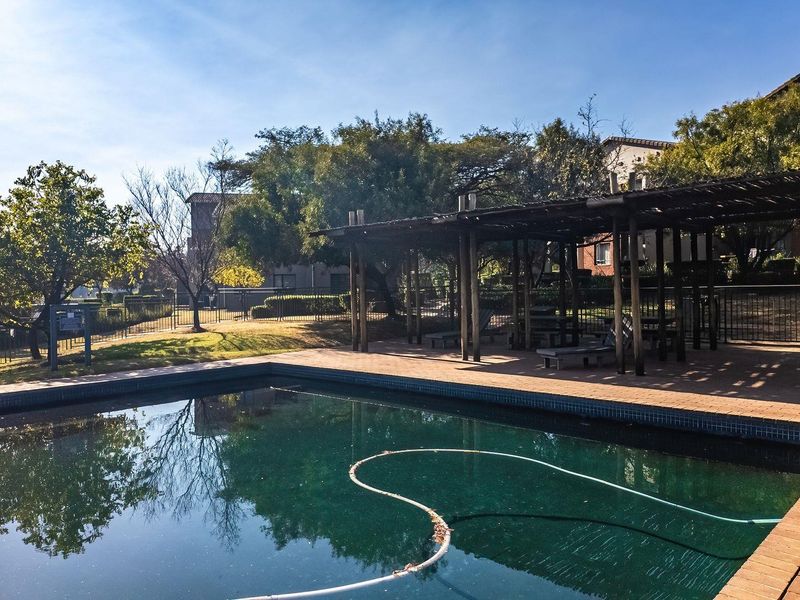 Apartment For Sale in Jackal Creek Golf Estate, Randburg - Photo 7