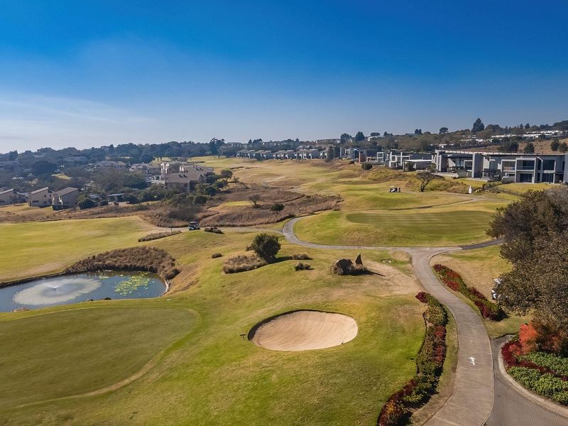 Apartment For Sale in Jackal Creek Golf Estate, Randburg - Photo 9