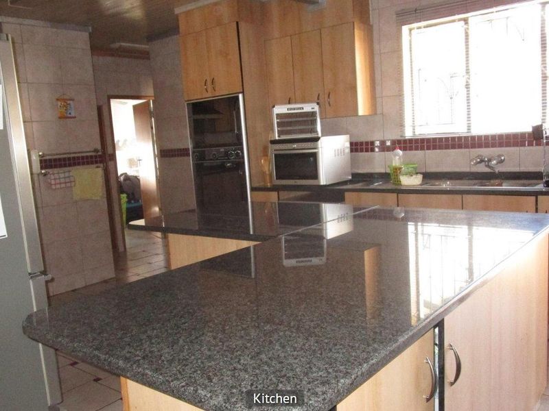 House For Sale in Mackenzie Park, Benoni - Photo 10