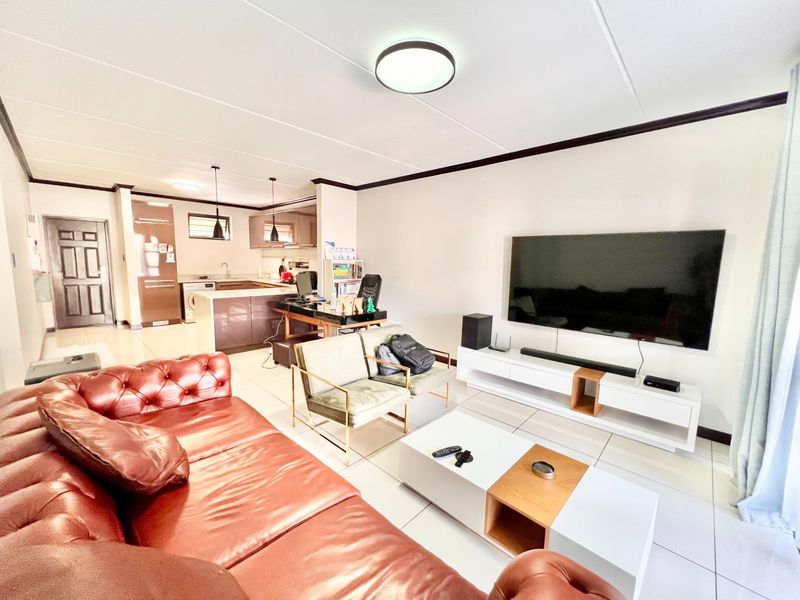 Spacious First Floor Apartment To Rent in Carlswald, Midrand - Photo 7