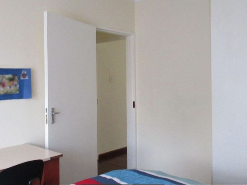 Apartment For Sale in Helderkruin View, Helderkruin, Roodepoort - Photo 9