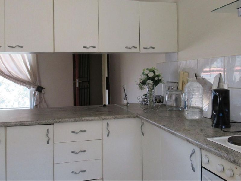 Apartment For Sale in Helderkruin View, Helderkruin, Roodepoort - Photo 3