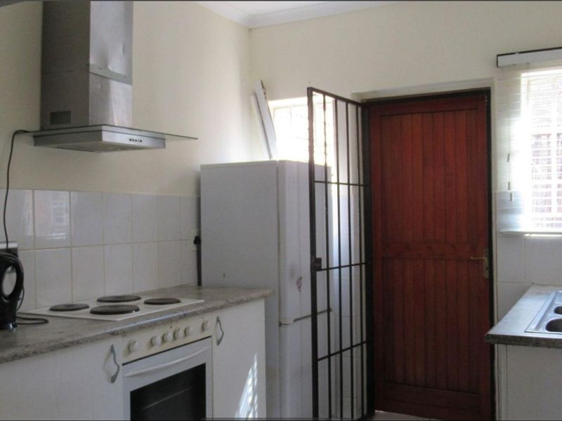 Apartment For Sale in Helderkruin View, Helderkruin, Roodepoort - Photo 2