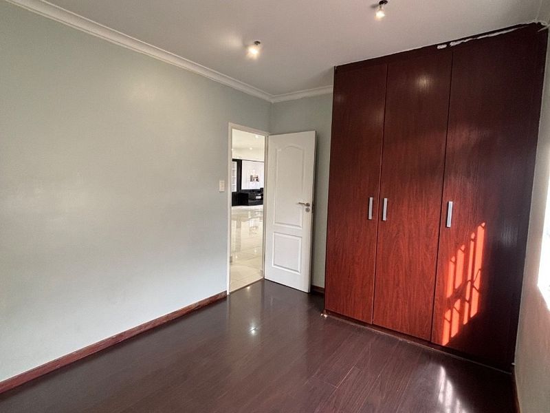 Modern 4-Bedroom Double-Storey Family Home with Double Garage | R28,000 per Month - Photo 8