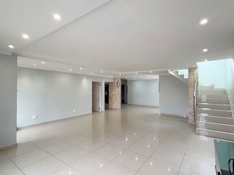 Modern 4-Bedroom Double-Storey Family Home with Double Garage | R28,000 per Month - Photo 2
