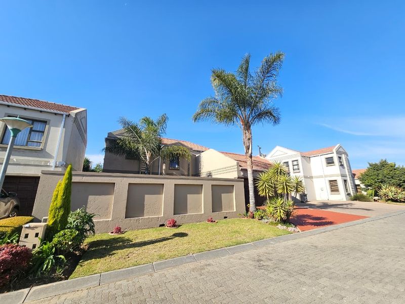 Spacious 3 Bedroom Family Home with Pool To Rent in Pomona, Kempton Park - Photo 2