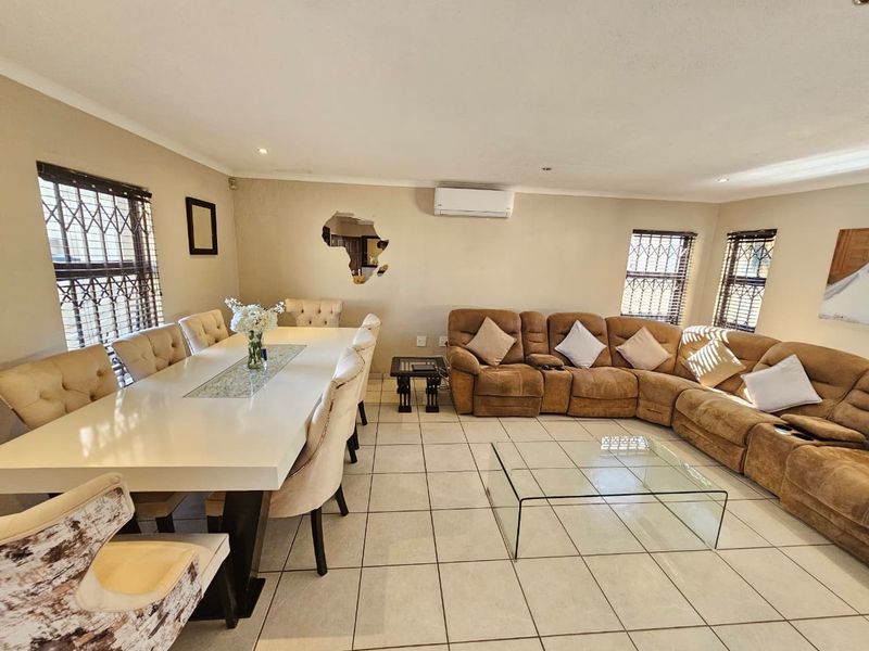 Spacious 3 Bedroom Family Home with Pool To Rent in Pomona, Kempton Park - Photo 10