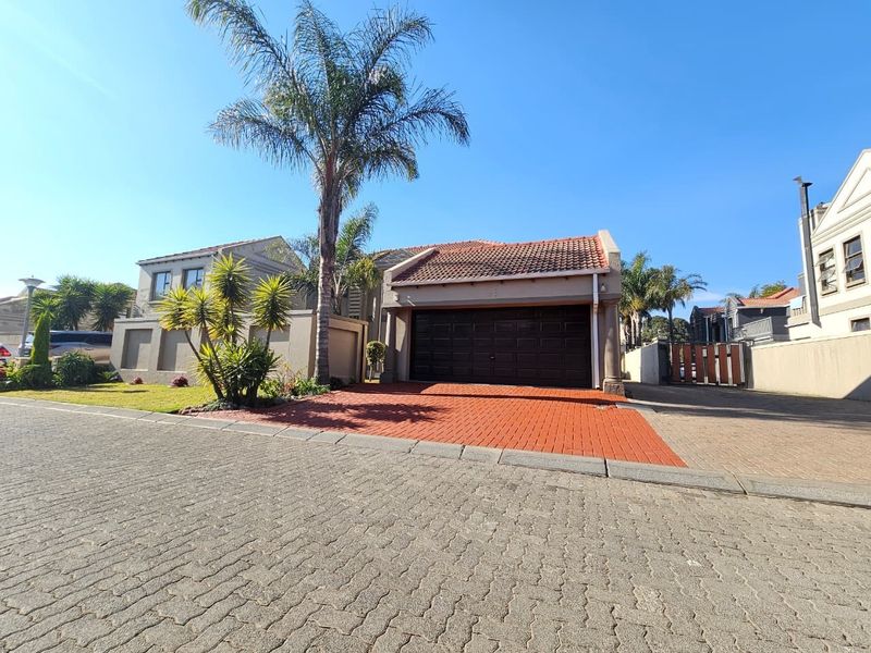Spacious 3 Bedroom Family Home with Pool To Rent in Pomona, Kempton Park - Photo 3