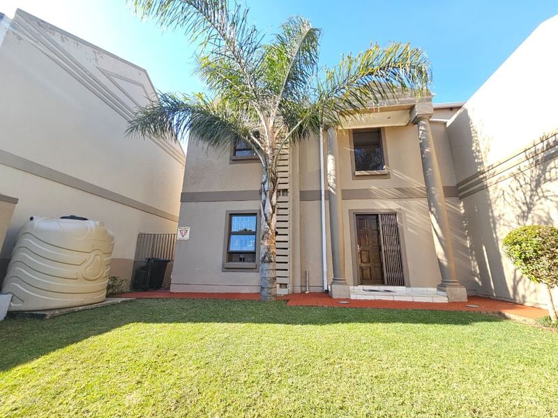 Spacious 3 Bedroom Family Home with Pool To Rent in Pomona, Kempton Park - Photo 4
