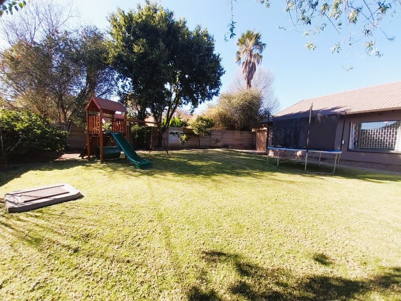 House For Sale in Glen Marais, Kempton Park - Photo 4