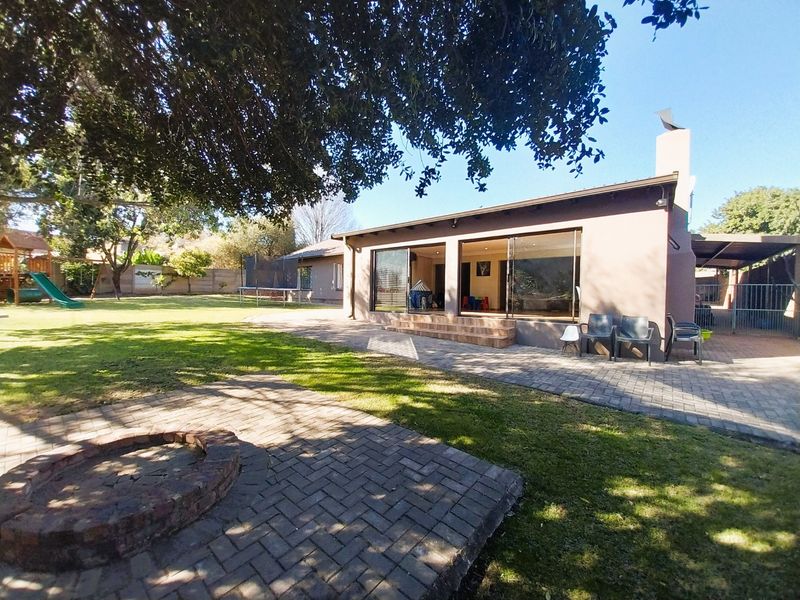 House For Sale in Glen Marais, Kempton Park - Photo 2
