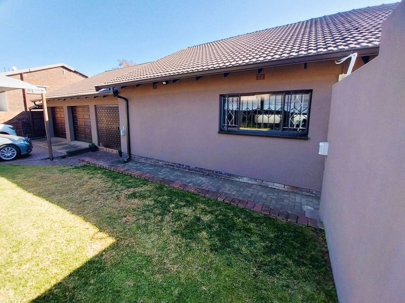 House For Sale in Glen Marais, Kempton Park - Photo 3