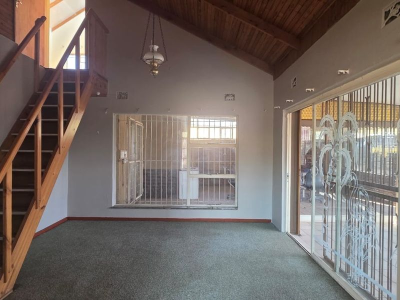 Spacious Family Home in Rietkol AH - Photo 7