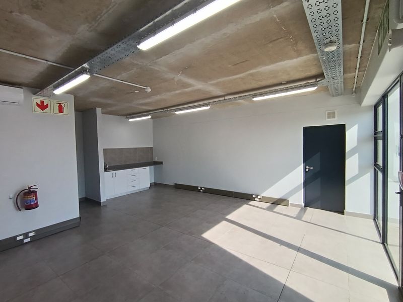 Warehouse To Rent in Glen Anil, Durban North, KwaZulu Natal - Photo 5