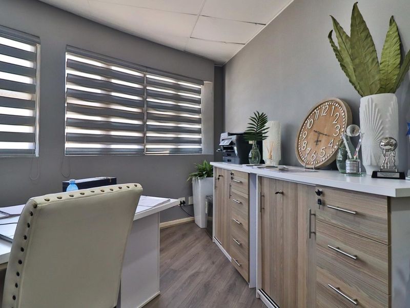 Well Maintained Adaptable Highy Functional Property For Sale, Tenanted - Photo 4