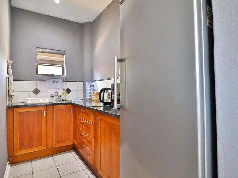 Well Maintained Adaptable Highy Functional Property For Sale, Tenanted - Photo 7